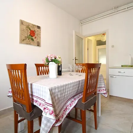 Fuer 6 Personen Ca 90 Qm In Muntic, Istrien Suedkueste Von Istrien Apartment *
